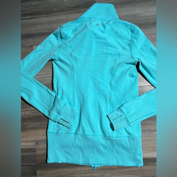 Lululemon Full zip Women Athletic Sweater with Thumb Holes- 8 - Picture 9 of 13